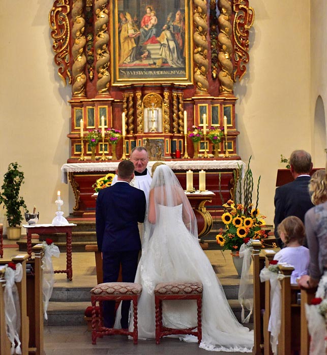 Kann man im Paderborner Dom heiraten?